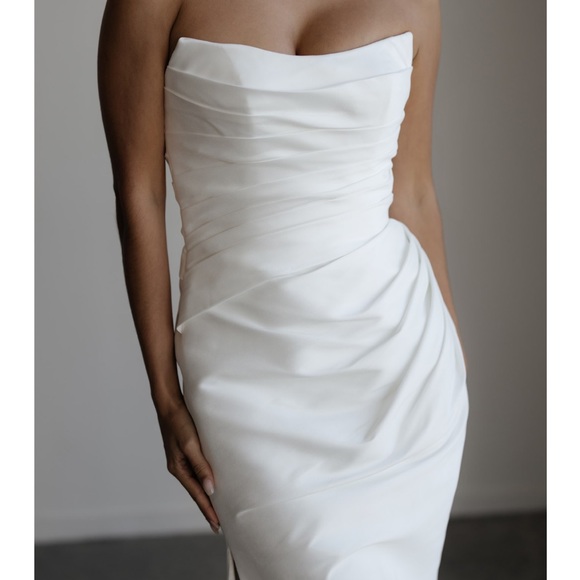 Hera Couture Argent Gown - Picture 3 of 5